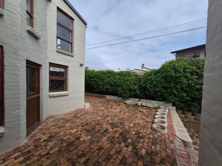 5 Bedroom Property for Sale in Bayview Western Cape